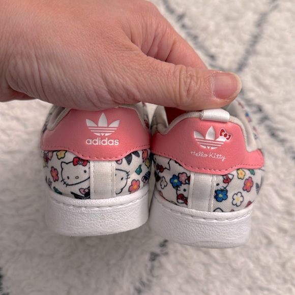 Adidas x Hello Kitty - Superstar 360 - size 9.5k toddler - Picture 2 of 9
